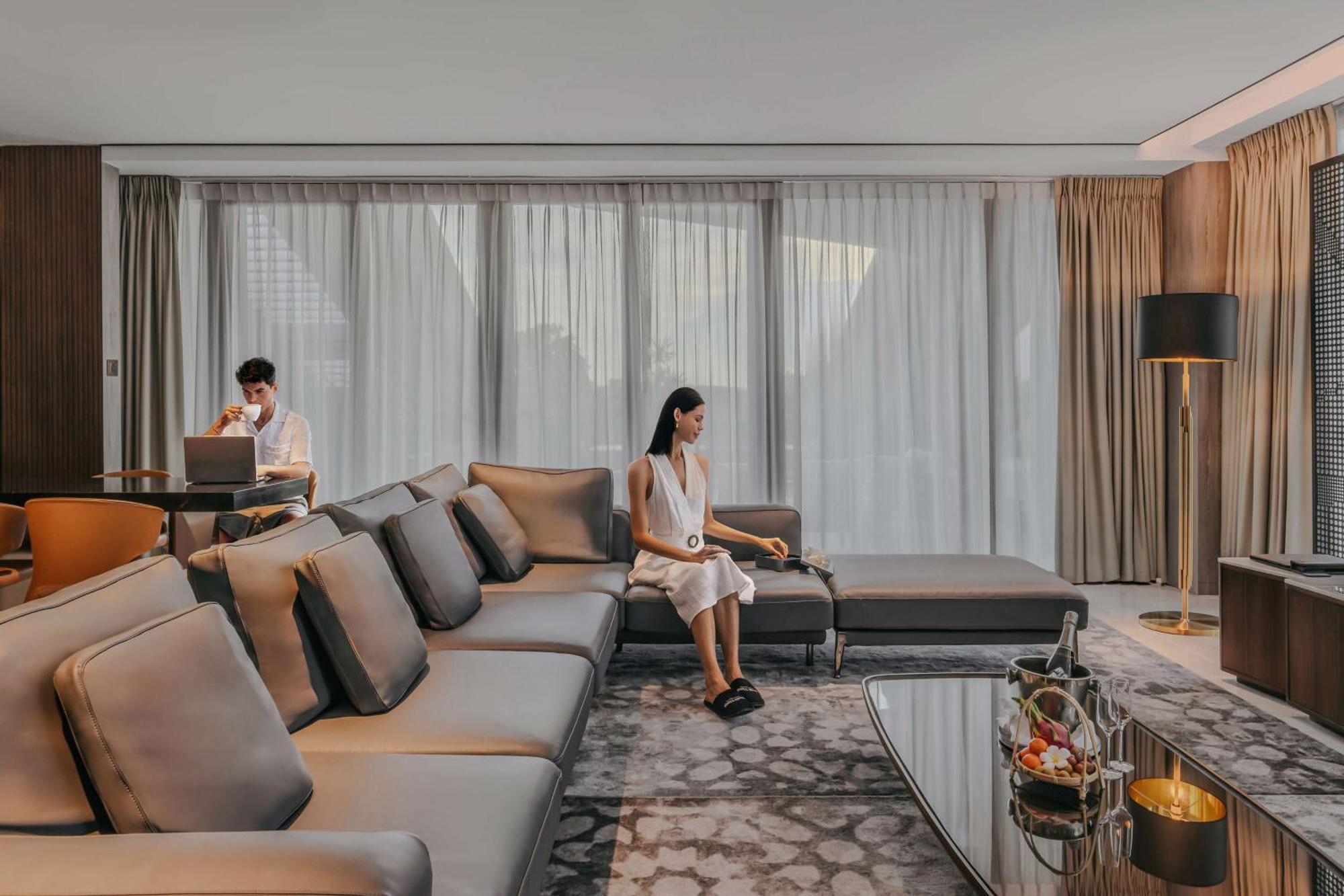 Dusit Thani Laguna Singapur Zewnętrze zdjęcie The living room of a three-bedroom suite